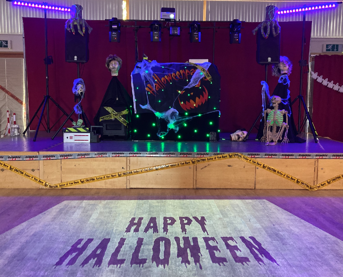 Halloween 2021 with props and projection images